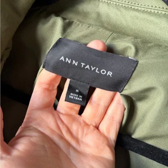 Ann Taylor Classic Khaki Trench Coat - Picture 3 of 5